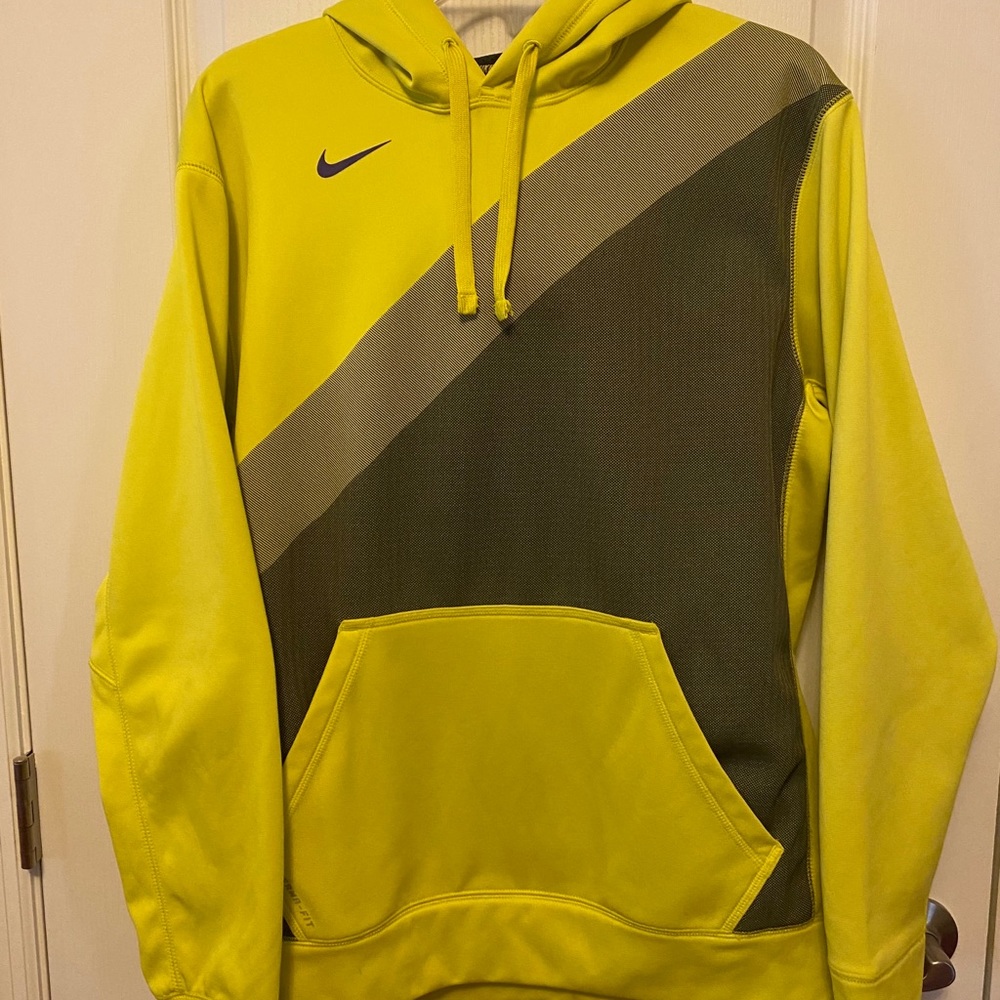 Nike Men’s Therma-Fit Hoodie